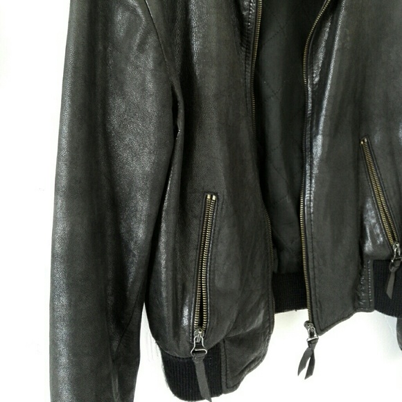 Dolce & Gabbana timeless leather bomber jacket - Picture 2 of 8